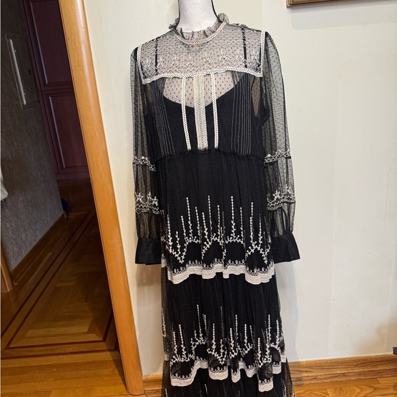 Zara Black and White embroidered Long Sleeve tule maxi Dress Sz XXL - Picture 11 of 16